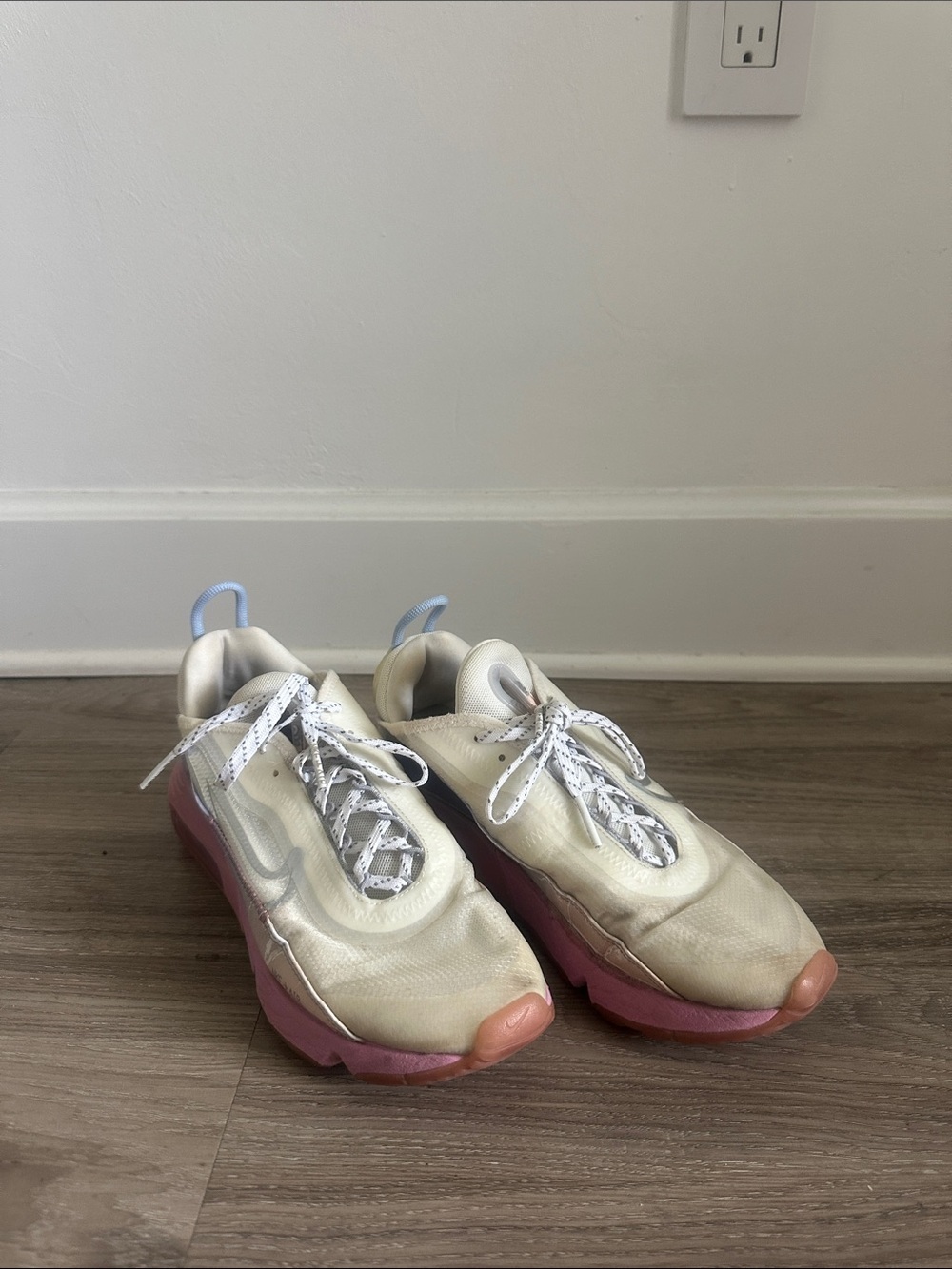 Nike Women's Airmax 2090 Cream, Pink, Purple - Picture 2 of 11